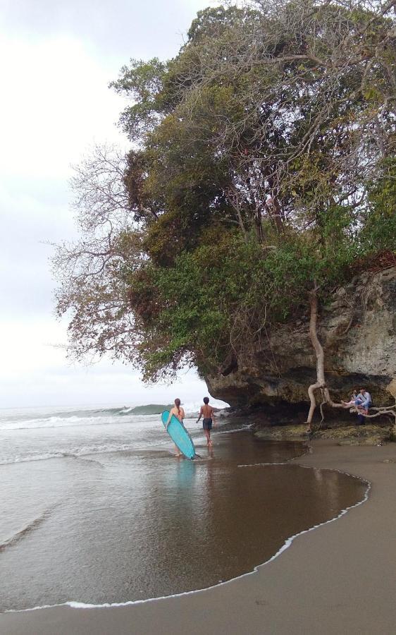 Anik Homestay & Dormy Batukaras 外观 照片